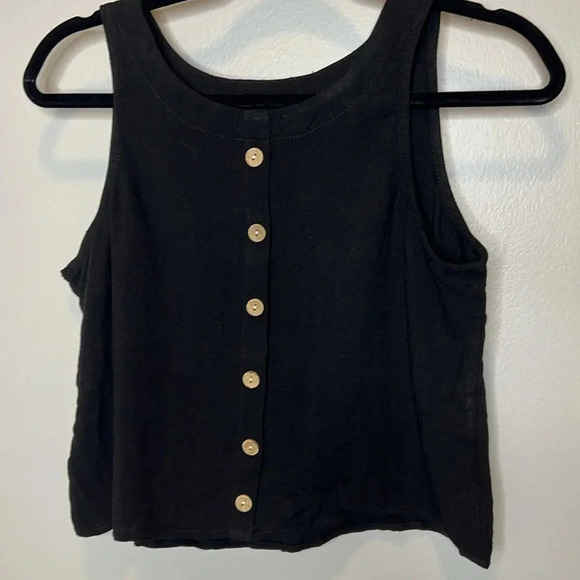 Beachsissi Black Casual Tank Top with Buttons Size Medium Closet Staple - Picture 2 of 7